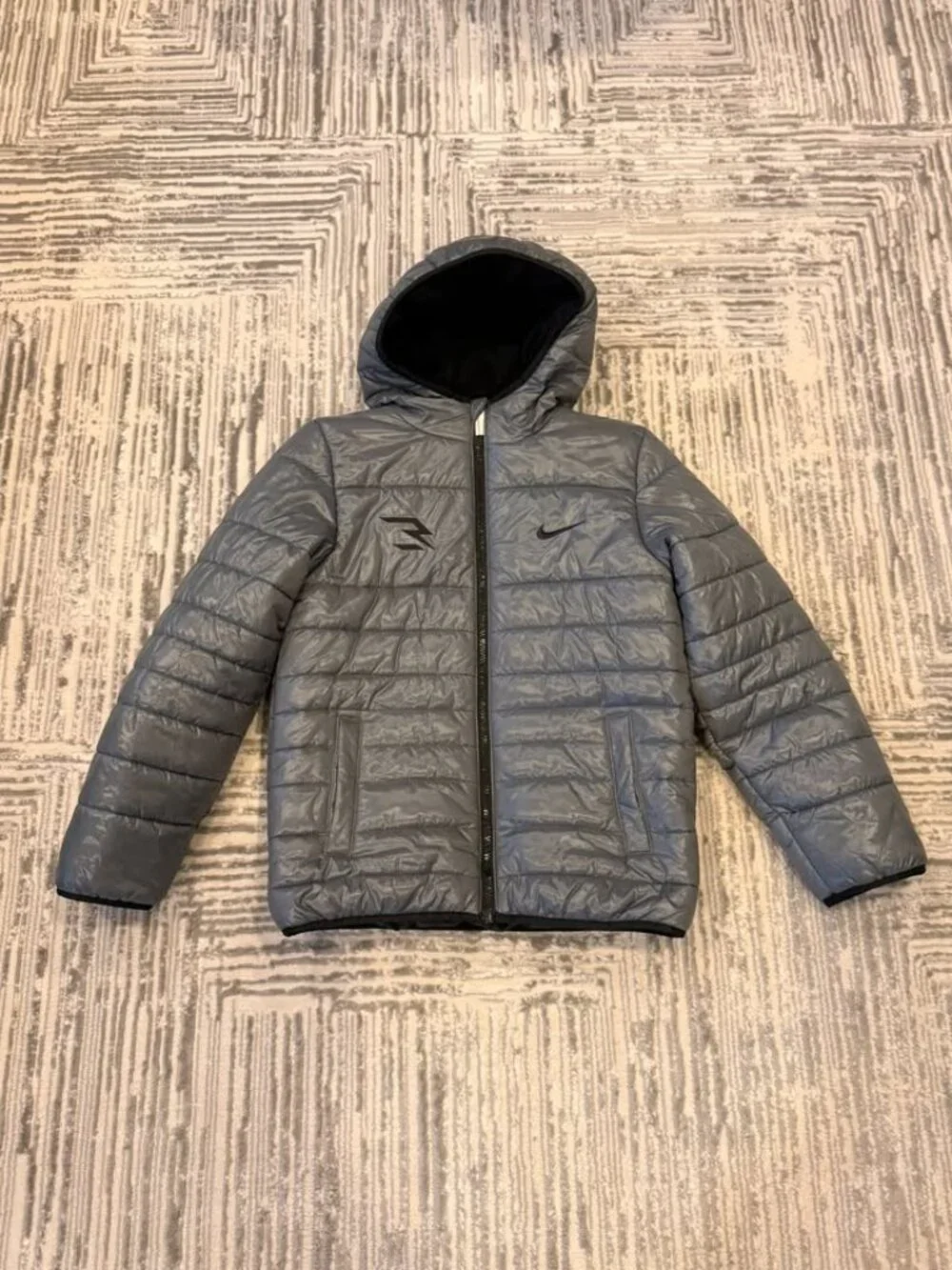 Nike kids youth large gray quilted puffer Winter water-resistant coat